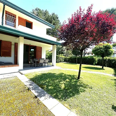 Comfy With Pool Access Villa