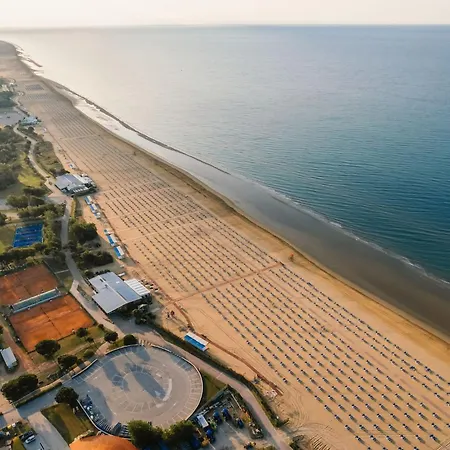 Villa Comfy With Pool Access Bibione