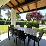 Vila Comfy With Pool Access Bibione