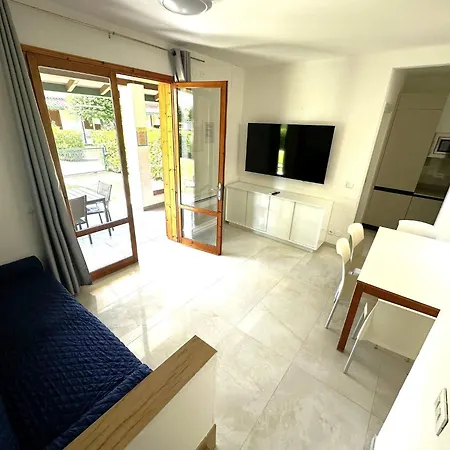 Comfy With Pool Access