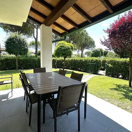 Comfy With Pool Access *