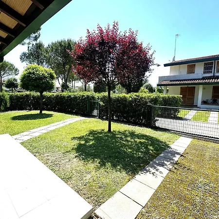 Comfy With Pool Access Vila Bibione