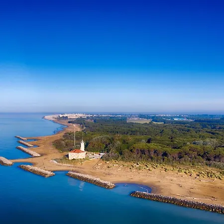 Comfy With Pool Access Vila