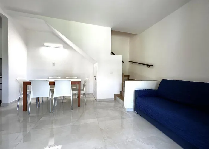 Вилла Comfy With Pool Access *