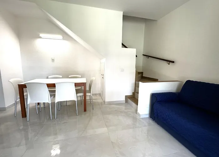 Вилла Comfy With Pool Access