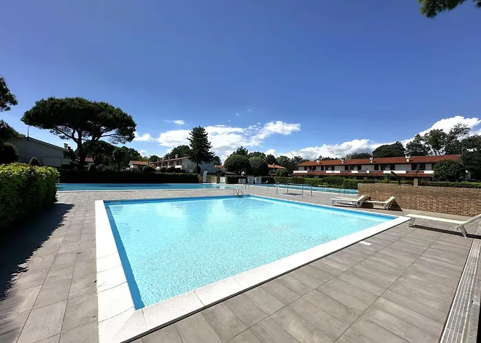 Comfy With Pool Access Вилла