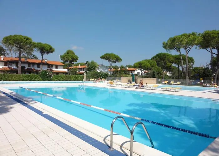 Comfy With Pool Access Вилла